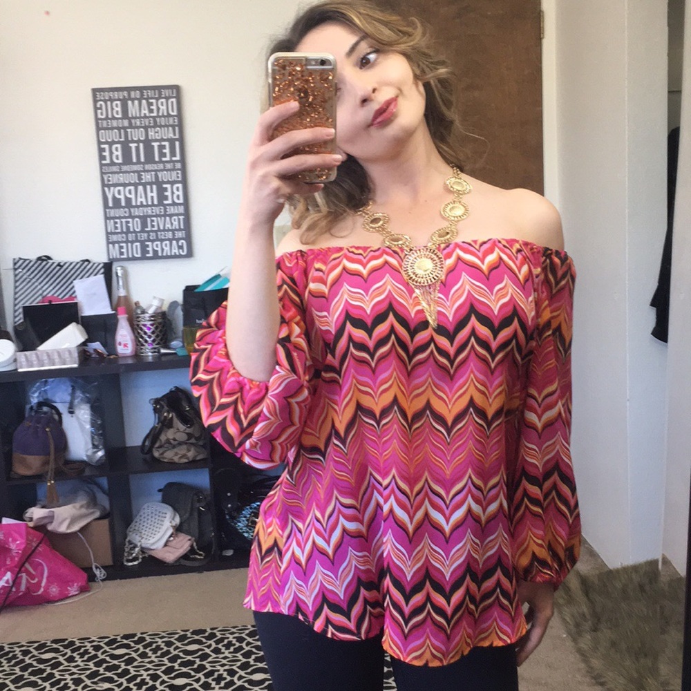 🌺Fun and Cute Off The Shoulder Top🌺